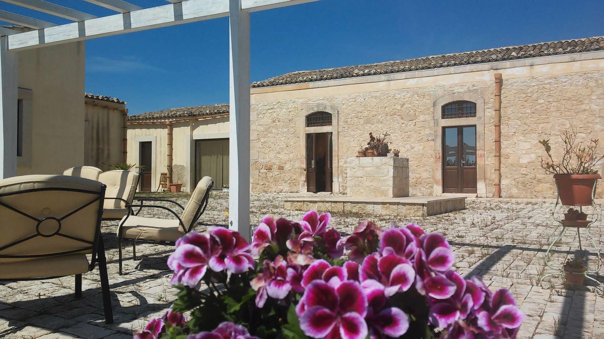Agriturismo Gaia Noto Exterior photo